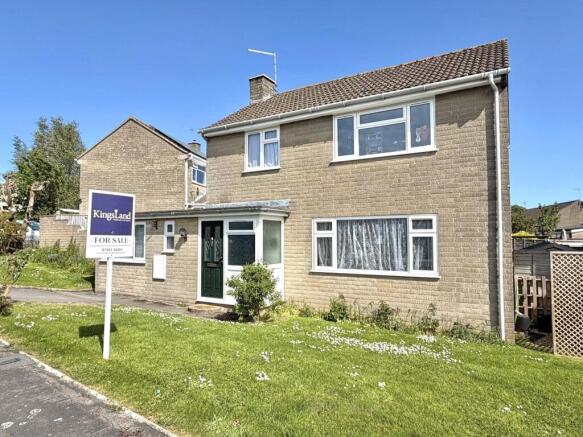 4 bed property, in Home Drive, £335,000
