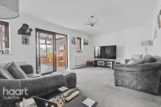 3 bed property, in Jaywick Lane, £325,000
