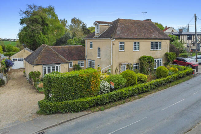 5 bed property, in Springvale, £695,000