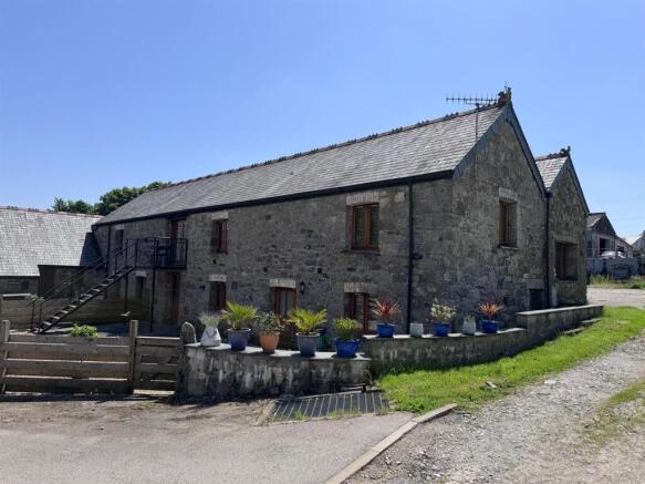 3 bed property, in Trebilcock Farm, £450,000