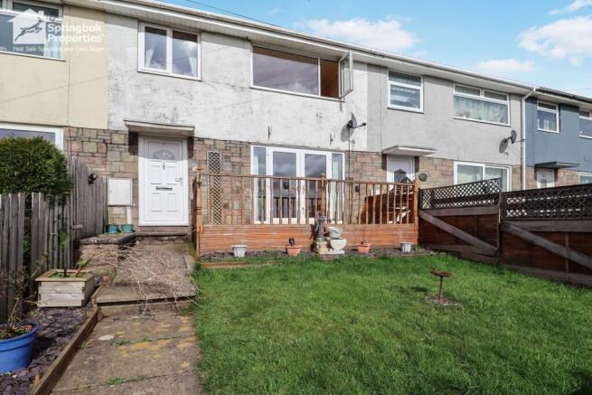 3 bed property, in Quantock Close, £125,000