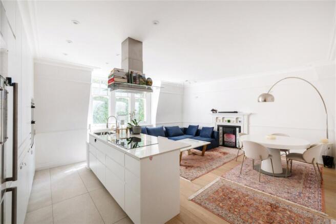 3 bed property, in Wentworth Mansions, £1,450,000