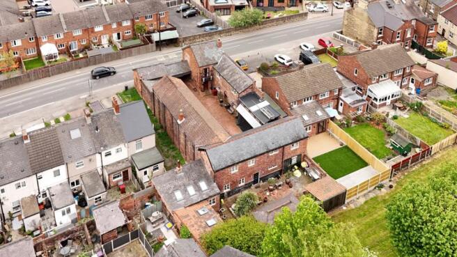 9 bed property, in Main Road, £850,000