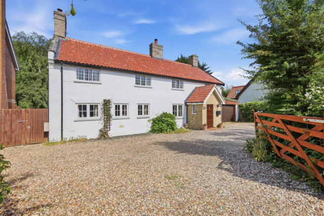 5 bed property, in Mill Green House, £650,000