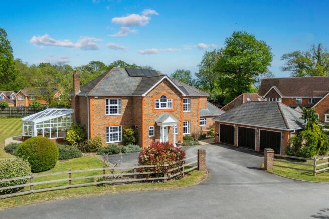 5 bed property, in Orchard Chase, £1,750,000