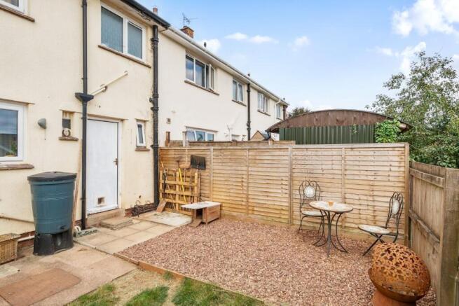 2 bed property, in Stockers Close, £207,000