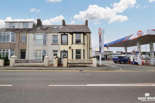 3 bed property, in Great North Road, £90,000