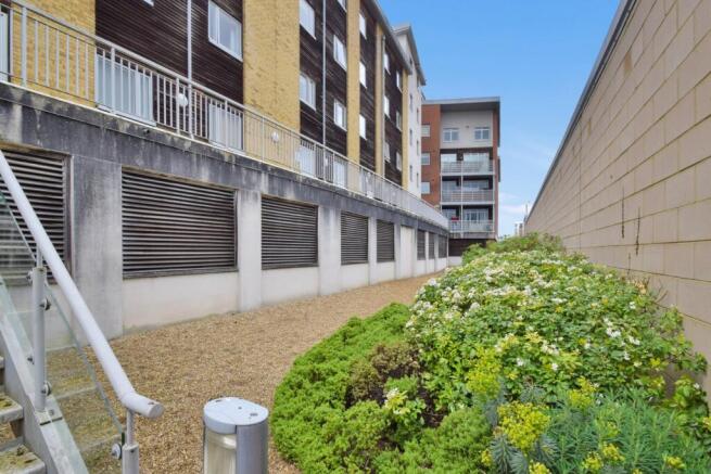 2 bed property, in Kingfisher Meadow, £165,000