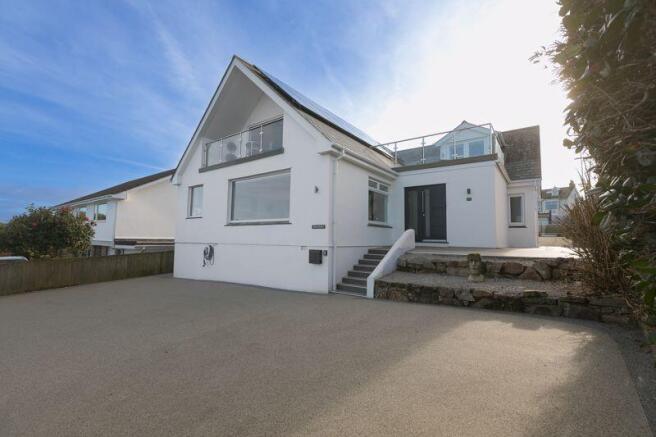 5 bed property, in Richmond Way, £1,100,000
