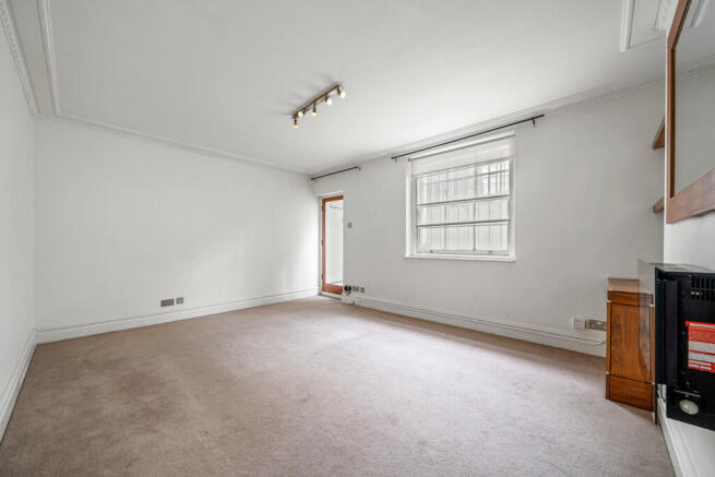 2 bed property, in Kings Road, £565,000