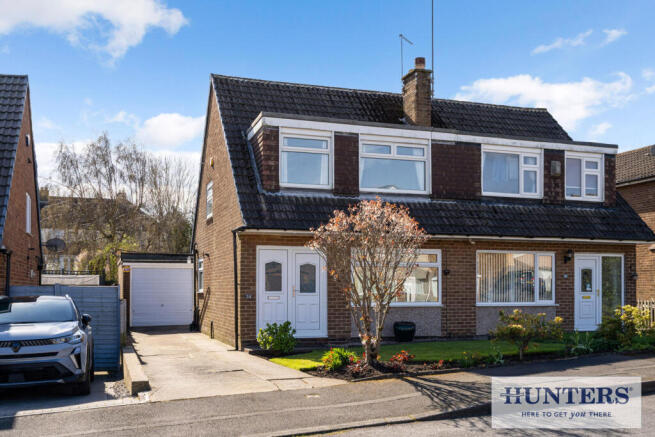3 bed property, in Fieldhead Drive, £315,000