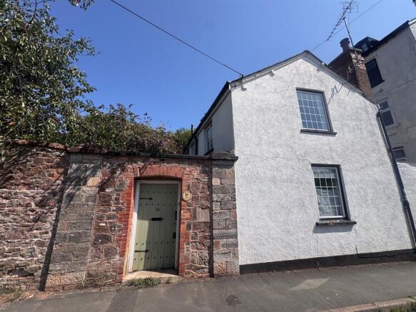 2 bed property, in 10 Bartows Causeway, £155,000