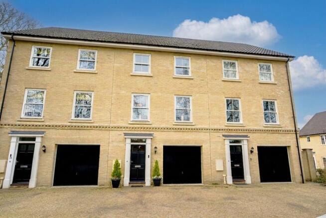 3 bed property, in Jersey Meadow, £380,000