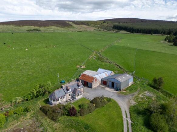 4 bed property, in Upperhill Farm, £540,000