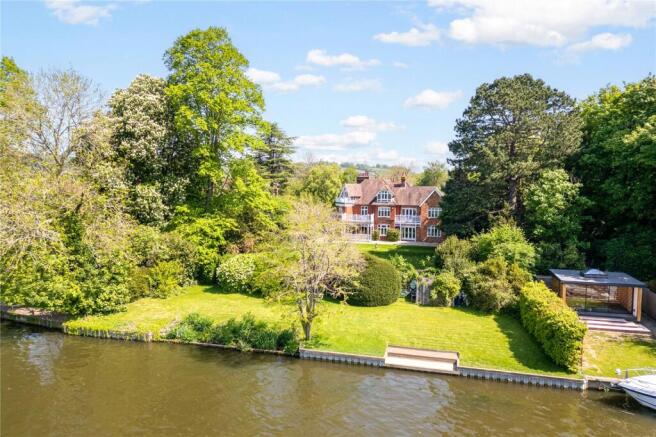 8 bed property, in Donkey Lane, £3,500,000