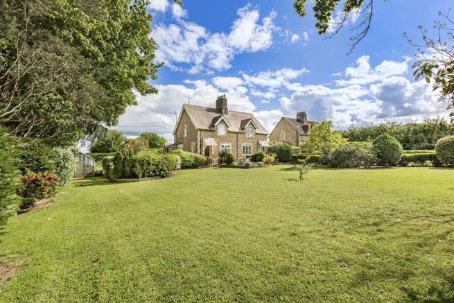 3 bed property, in Wadley Cottages, £475,000