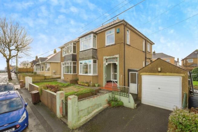 3 bed property, in Roman Way, £310,000