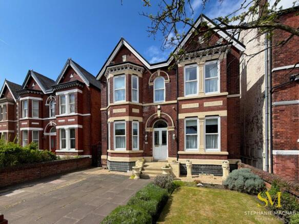 4 bed property, in Liverpool Road, £500,000