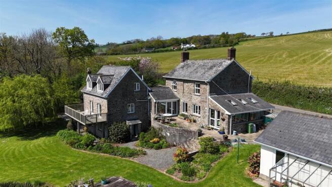 5 bed property, in Bideford EX39, £895,000