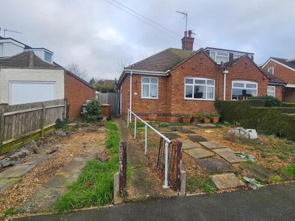 1 bed property, in Templar Drive, £190,000