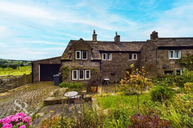 3 bed property, in Dolly Lane, £565,000