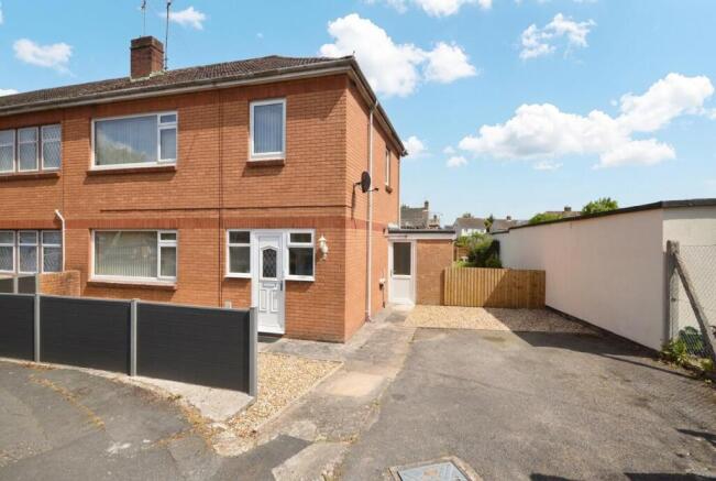 3 bed property, in Mendip Close, £355,000