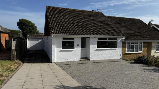 2 bed property, in Quarry Lane, £330,000