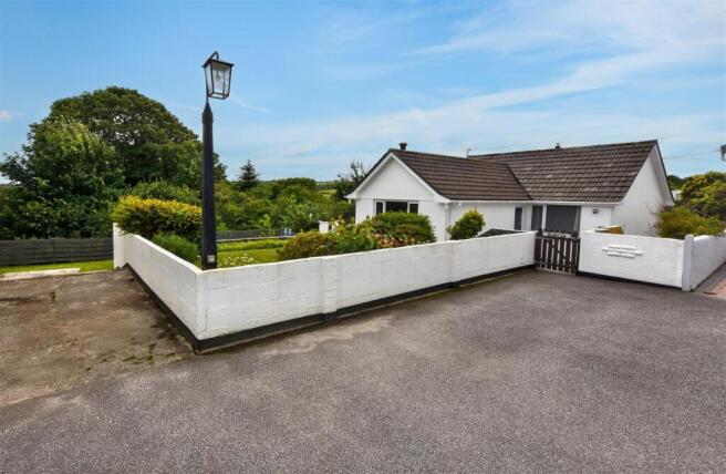 3 bed property, in Higher Pennance, £299,950