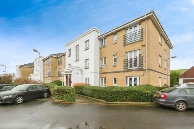2 bed property, in Sovereign Heights, £190,000