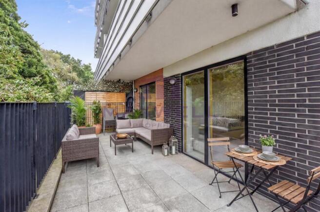 1 bed property, in Pearmaine House, £299,950