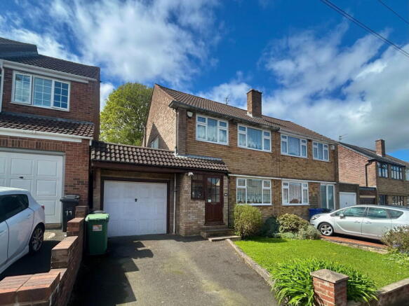 3 bed property, in Redwood Avenue, £229,950
