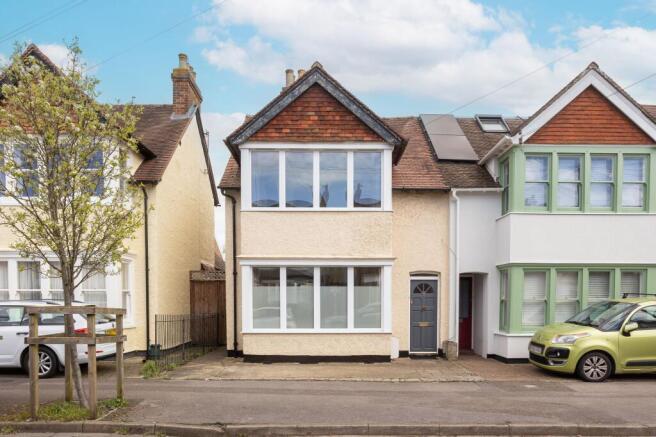 3 bed property, in Stile Road, £600,000