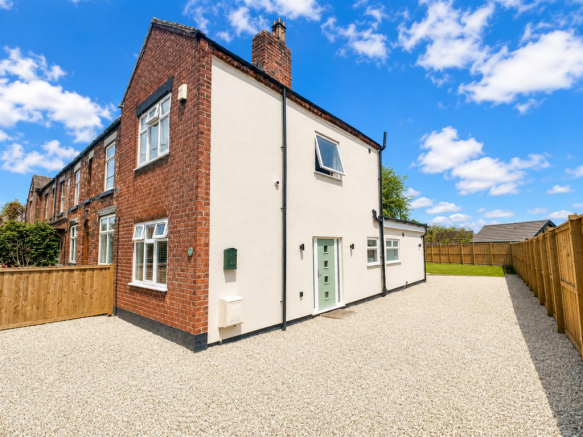 2 bed property, in Wistaston Green Road, £250,000
