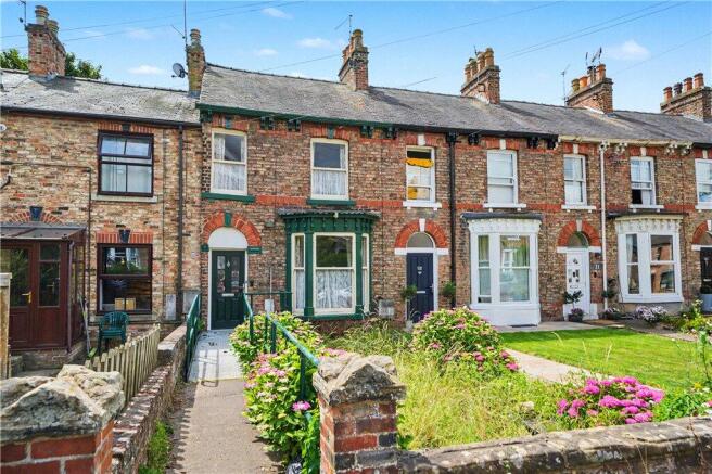 3 bed property, in Princess Road, £175,000