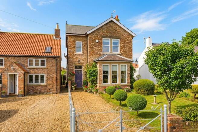 4 bed property, in The Village, £775,000