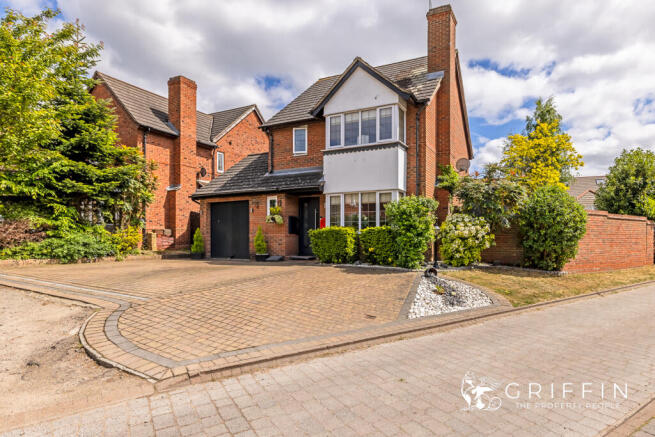3 bed property, in Button Road, £535,000