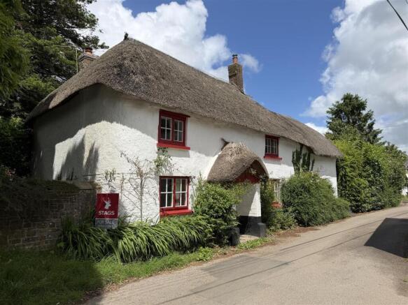 3 bed property, in Romansleigh, £375,000
