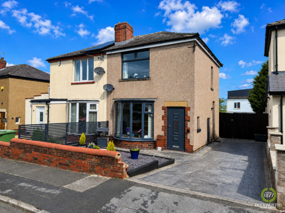 2 bed property, in Brantwood Avenue, £159,950