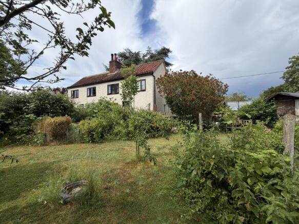 2 bed property, in 18 Stone Lane, £130,000