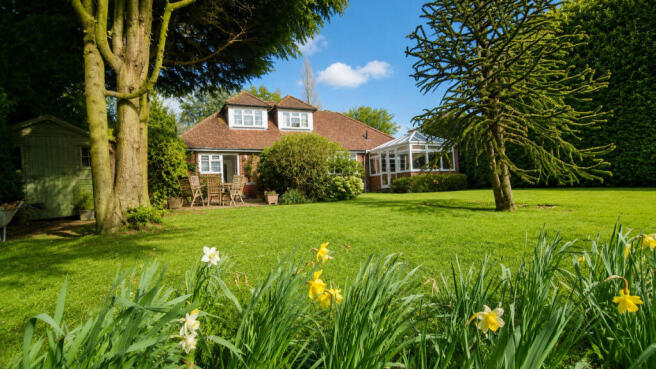 3 bed property, in Luxted Road, £1,000,000