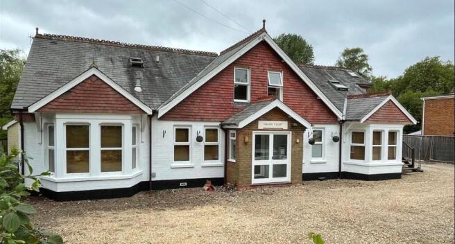 11 bed property, in Marshmead Close, £699,000