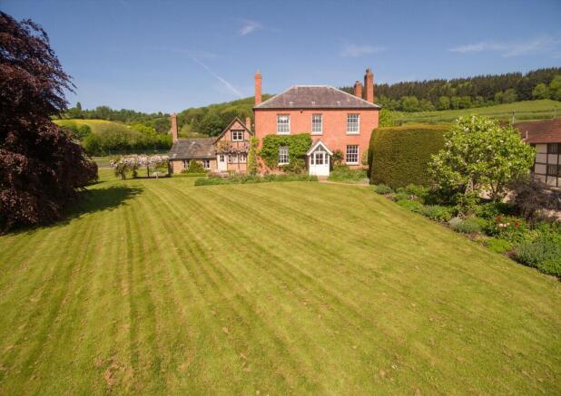 8 bed property, in Putley, £2,000,000