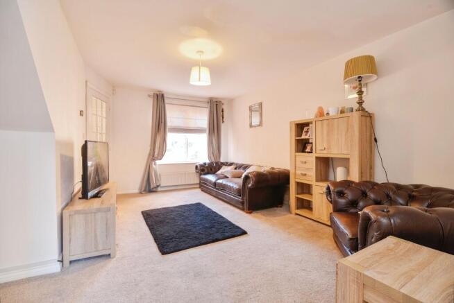 3 bed property, in Nightingale Drive, £120,000