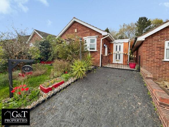 1 bed property, in Ragees Road, £110,000
