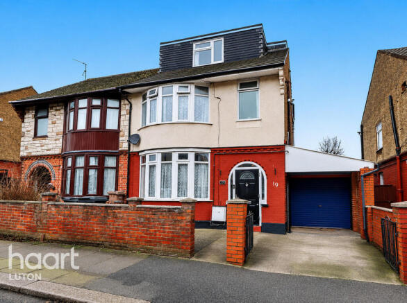 5 bed property, in Grantham Road, £450,000