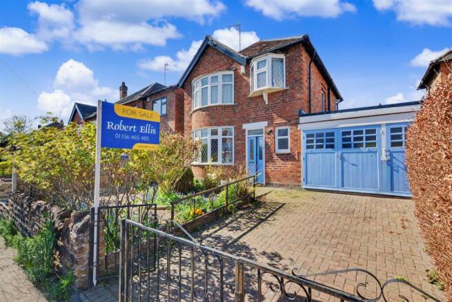 3 bed property, in Cragdale Road, £280,000