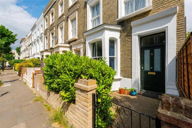 2 bed property, in Dunford Road, £650,000