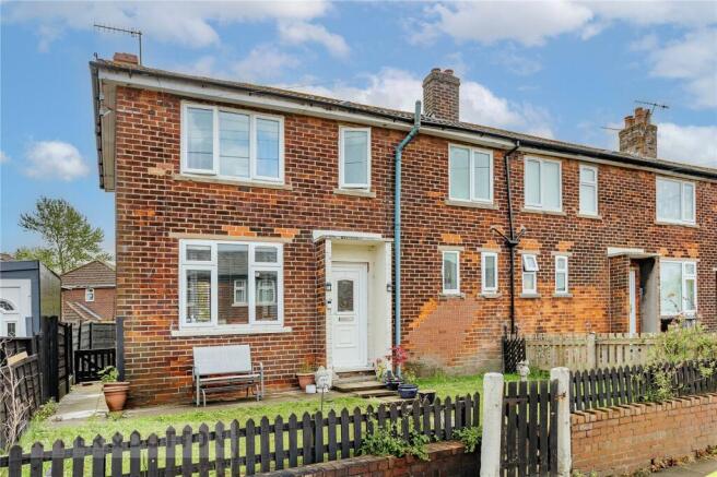 3 bed property, in The Cheshires, £200,000