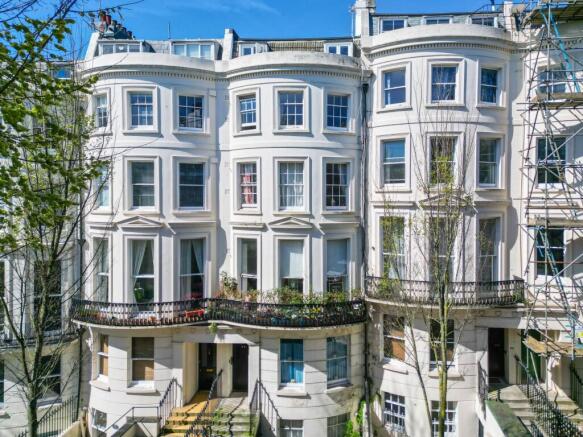 2 bed property, in Montpelier Road, £280,000