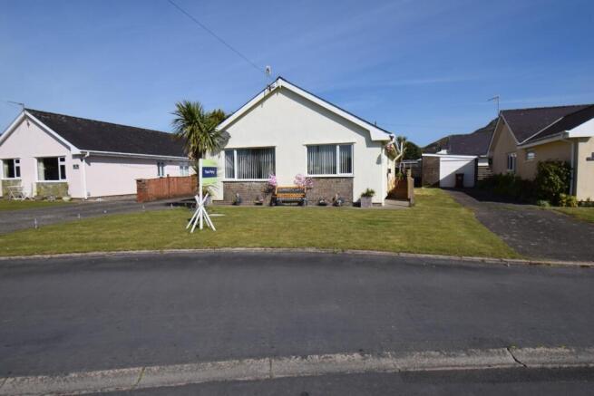 3 bed property, in Cefn Y Gader, £239,950
